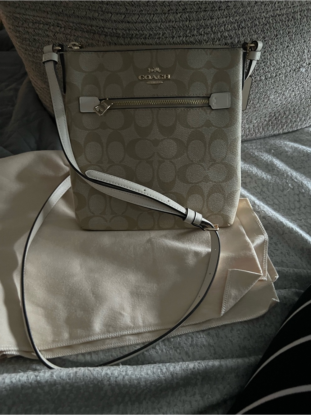 Coach vanilla crossbody